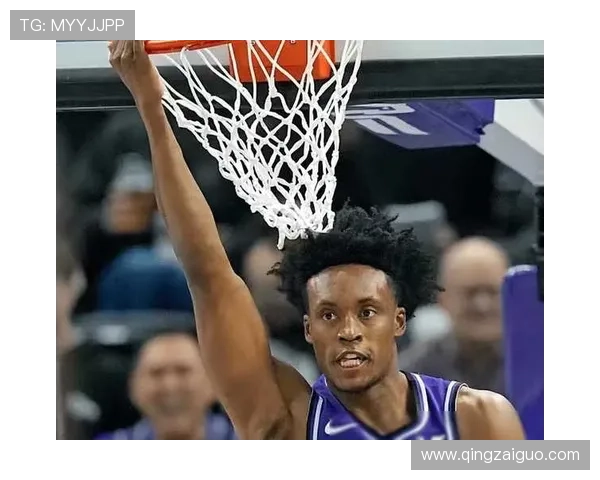 塞克斯顿半场表现出色8投4中斩获12分并罚球5罚4中展现强大攻击力