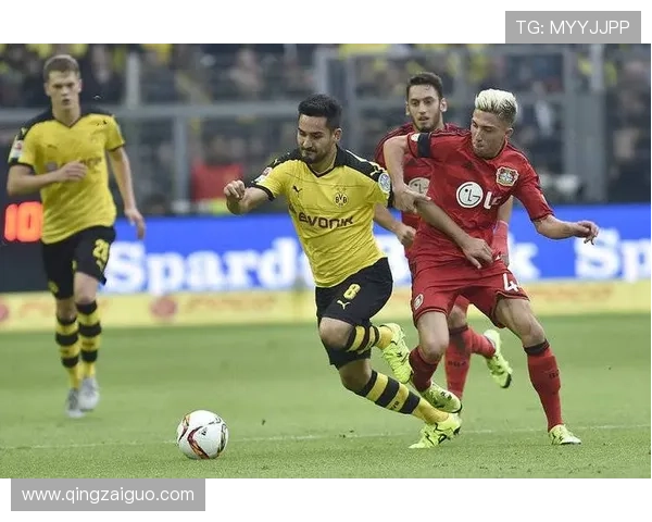 多特蒙德与勒沃库森关注利兹联16岁中场新星萨姆阿尔克