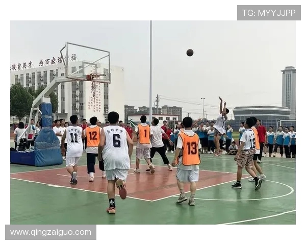 哈特在阿布扎比分享篮球魅力感受团结与激情的力量